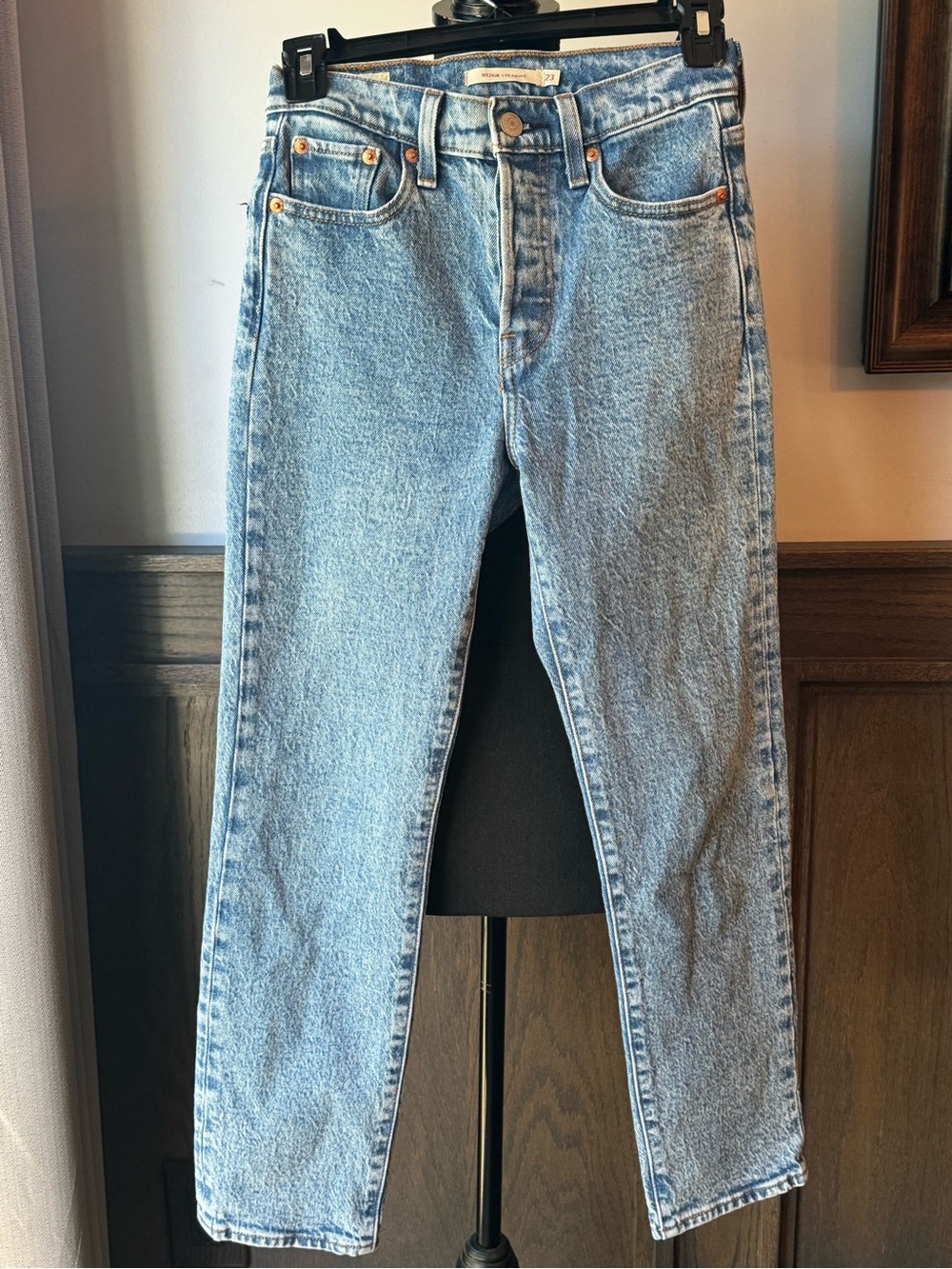 Levi's Wedgie Straight Leg button fly Jeans 23x26